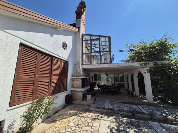 Image No.8-12 Bed Property for sale