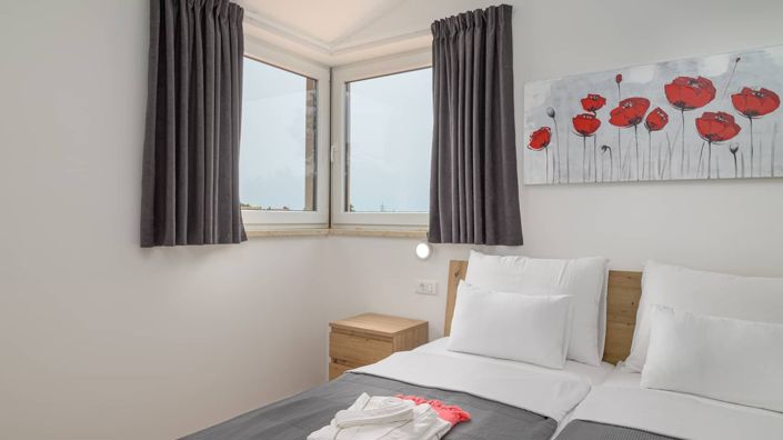 Image No.16-3 Bed Property for sale