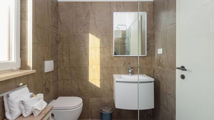 Image No.20-3 Bed Property for sale