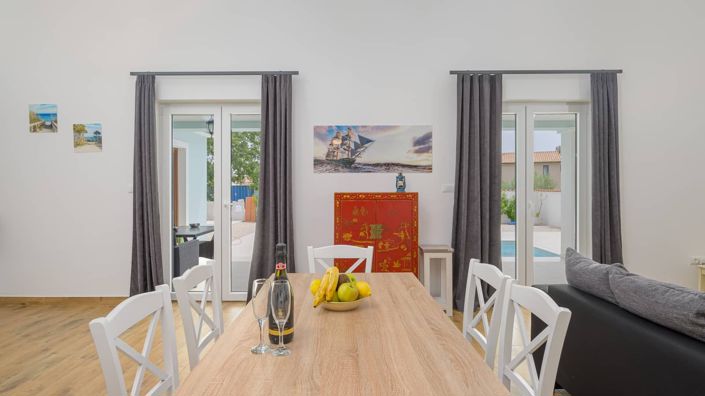 Image No.6-3 Bed Property for sale