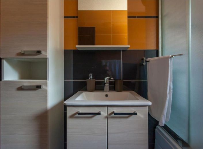 Image No.23-12 Bed Property for sale