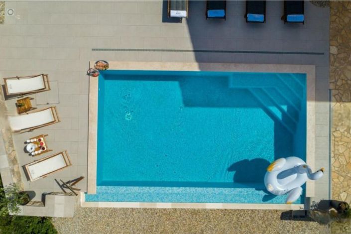 Image No.3-12 Bed Property for sale