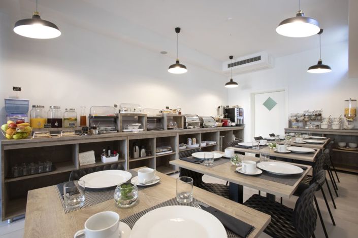 Image No.19-24 Bed Property for sale