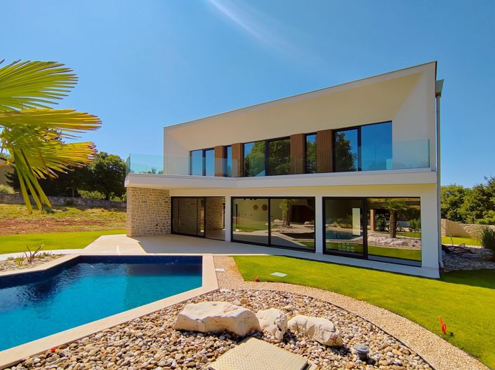 Image No.1-4 Bed Property for sale