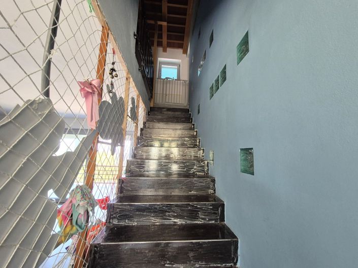 Image No.24-6 Bed Property for sale