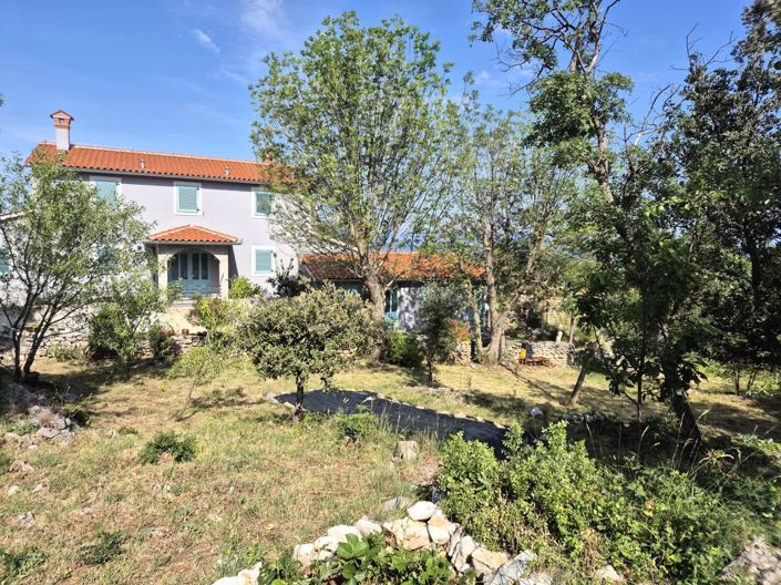 Image No.5-6 Bed Property for sale