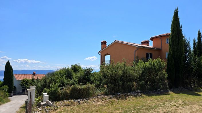 Image No.1-4 Bed Property for sale