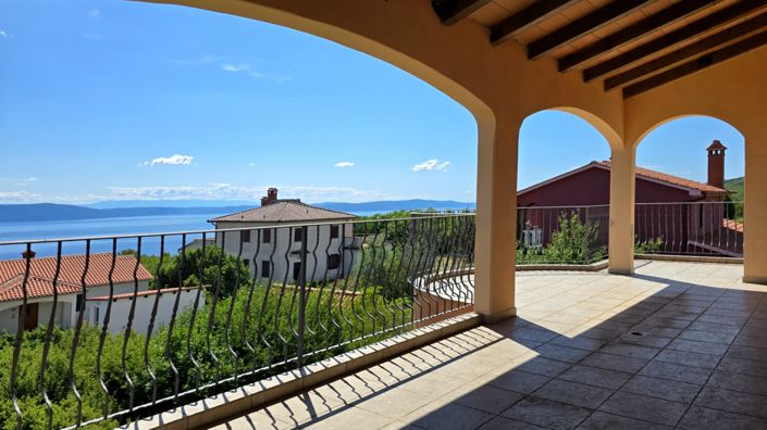 Image No.22-4 Bed Property for sale