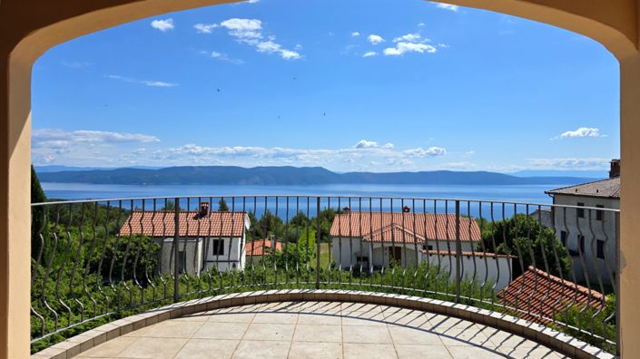 Image No.6-4 Bed Property for sale