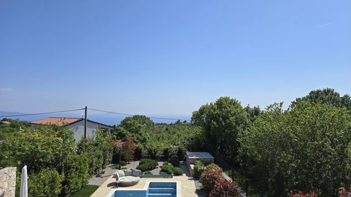 Image No.17-3 Bed Property for sale