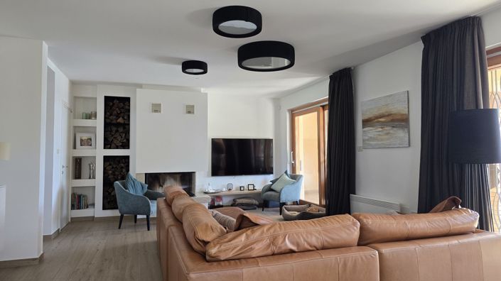 Image No.23-3 Bed Property for sale