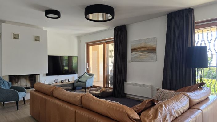 Image No.24-3 Bed Property for sale