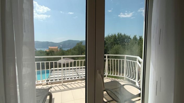 Image No.2-5 Bed Property for sale