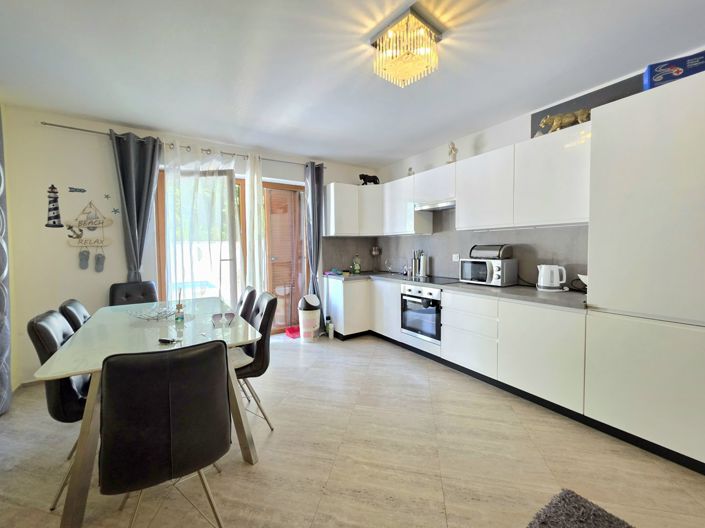 Image No.10-4 Bed Property for sale