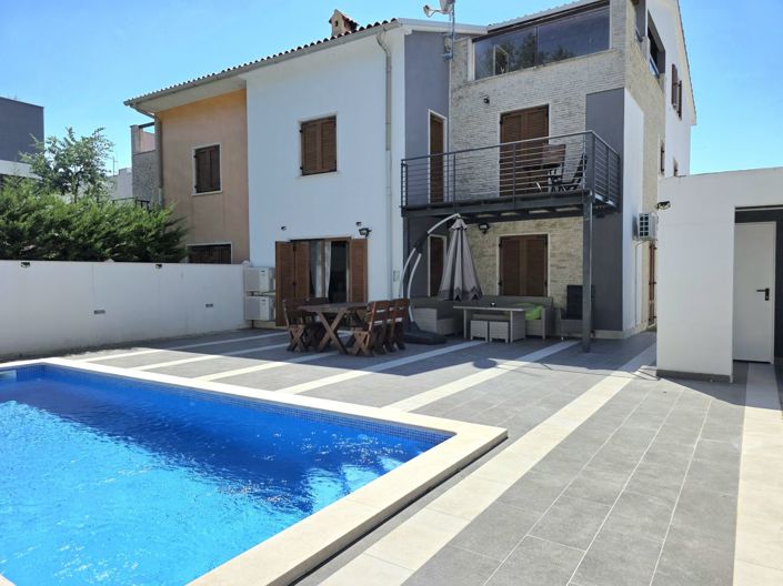 Image No.3-4 Bed Property for sale