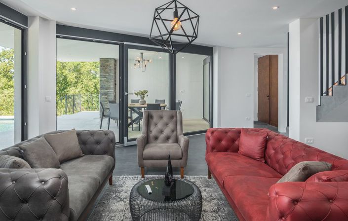 Image No.10-4 Bed Property for sale