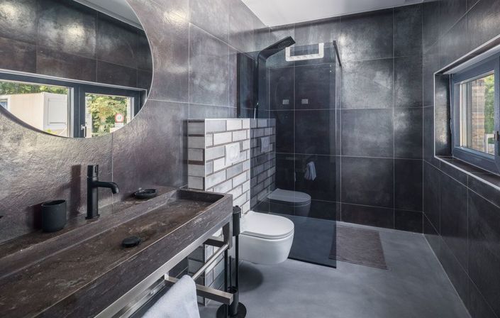 Image No.23-4 Bed Property for sale