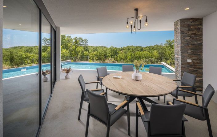 Image No.4-4 Bed Property for sale