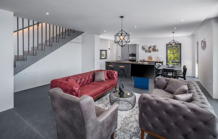 Image No.9-4 Bed Property for sale