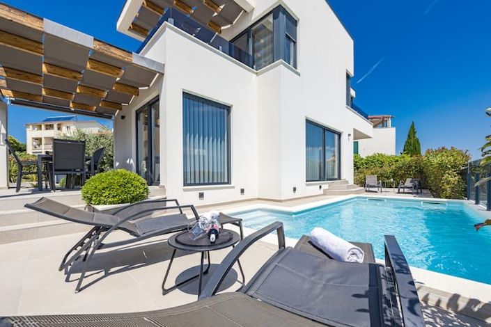 Image No.5-3 Bed Property for sale