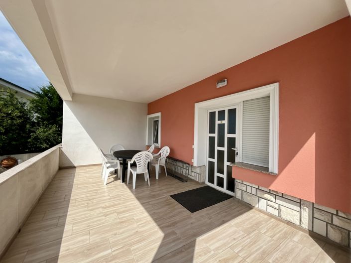 Image No.7-6 Bed Property for sale