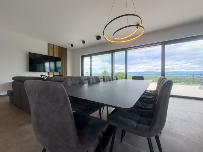 Image No.6-4 Bed Property for sale