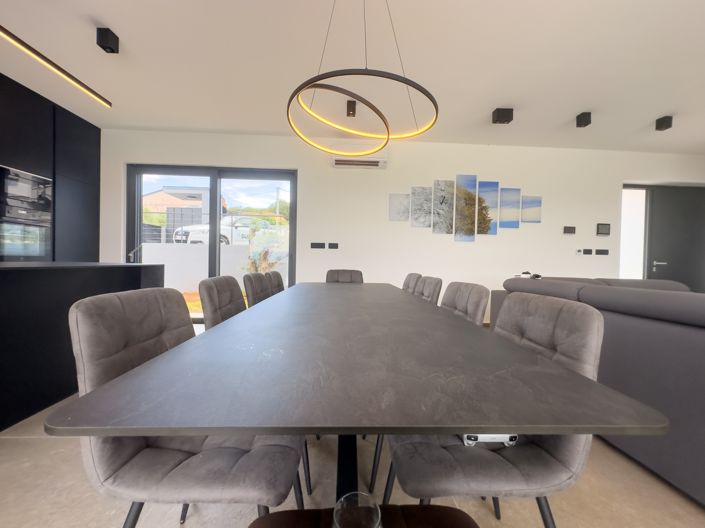 Image No.8-4 Bed Property for sale