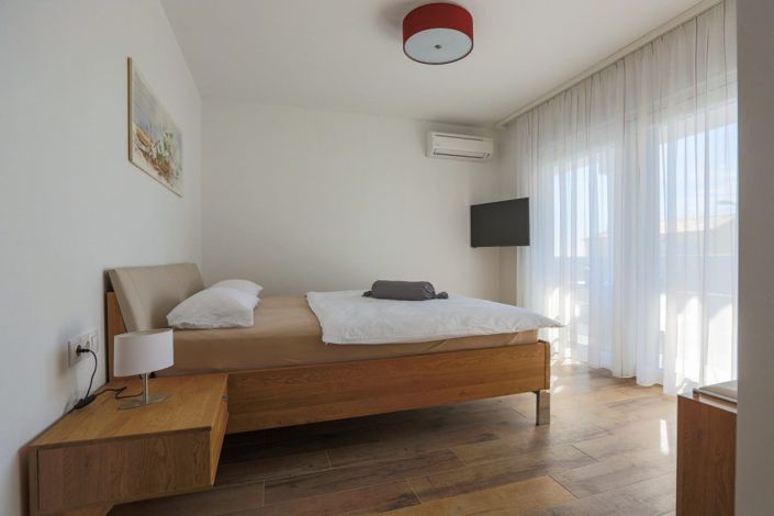 Image No.15-5 Bed Property for sale