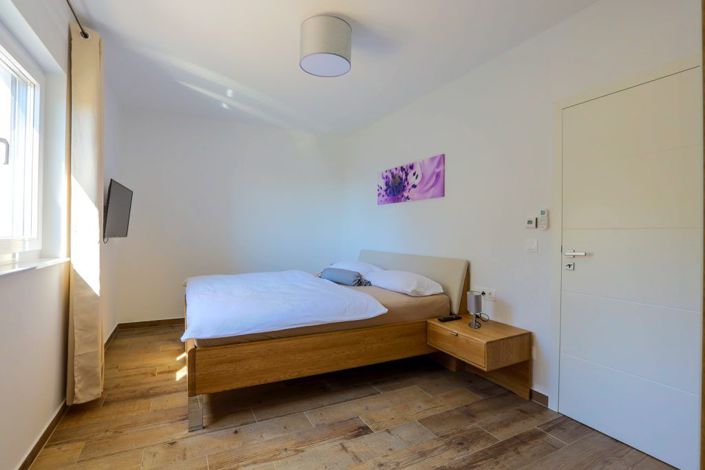 Image No.16-5 Bed Property for sale