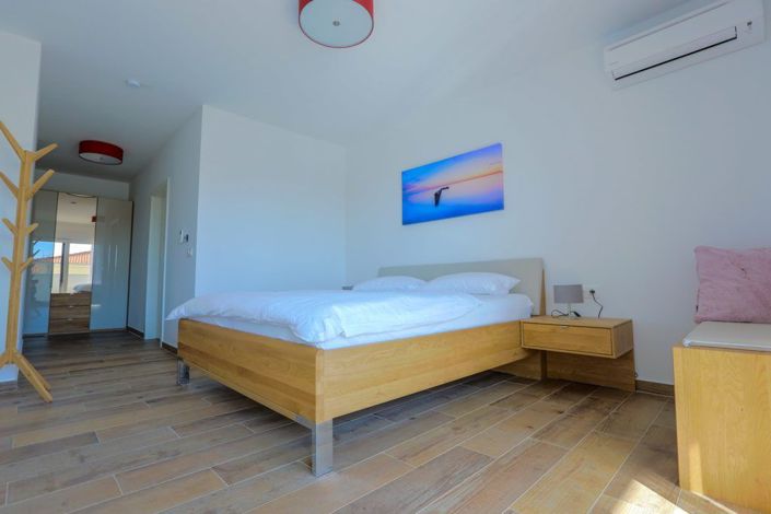 Image No.17-5 Bed Property for sale