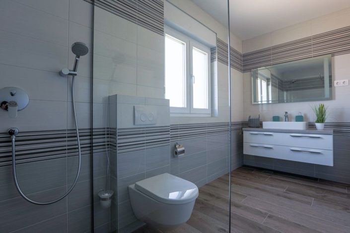 Image No.19-5 Bed Property for sale