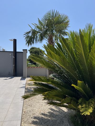 Image No.6-5 Bed Property for sale