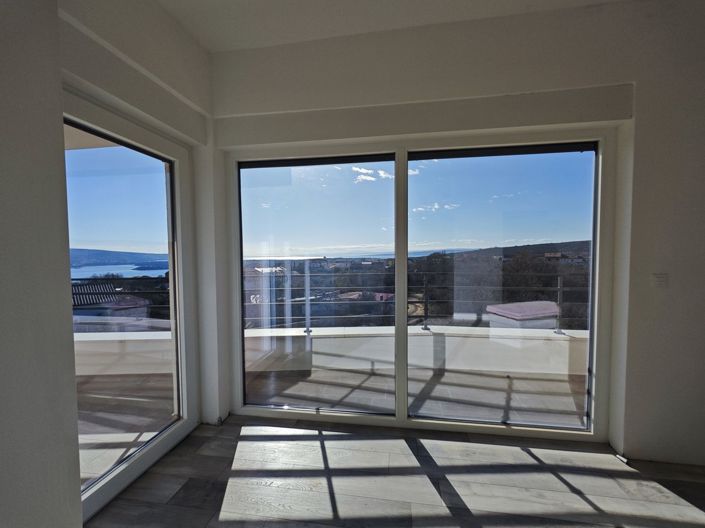 Image No.12-3 Bed Property for sale