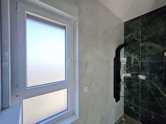 Image No.13-3 Bed Property for sale