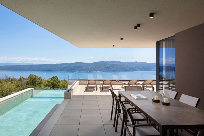 Image No.10-4 Bed Property for sale