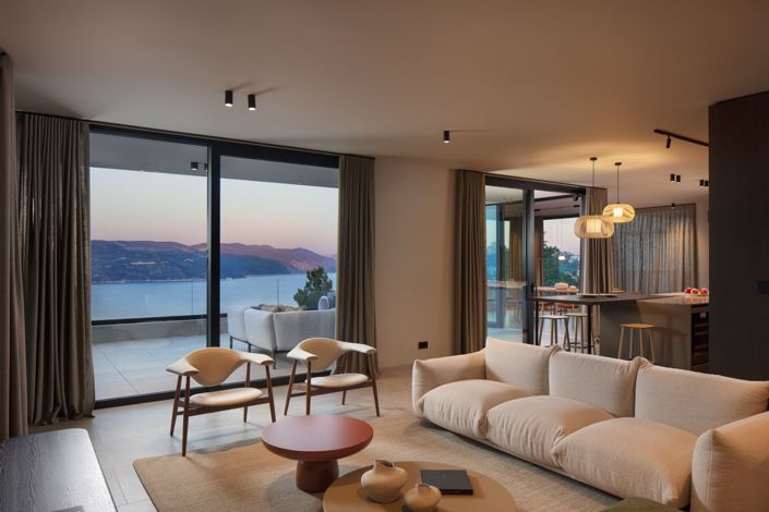 Image No.12-4 Bed Property for sale