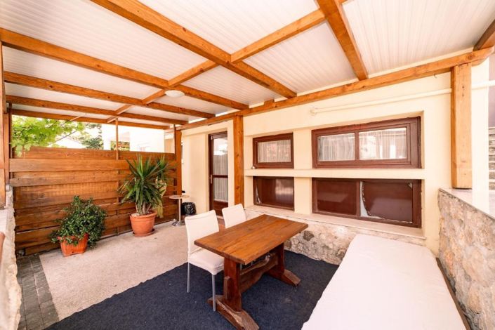 Image No.25-8 Bed Property for sale