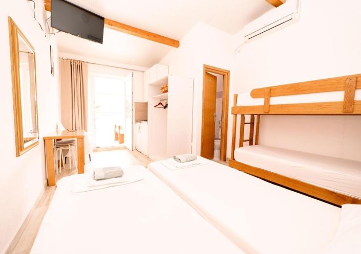 Image No.5-8 Bed Property for sale