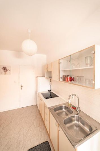 Image No.6-8 Bed Property for sale