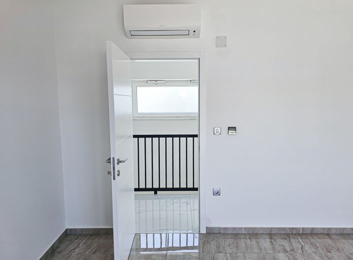 Image No.15-4 Bed Property for sale