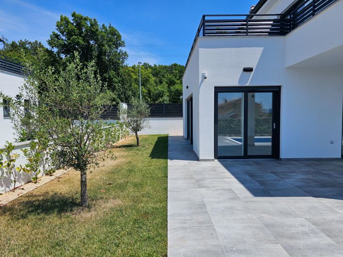 Image No.20-4 Bed Property for sale