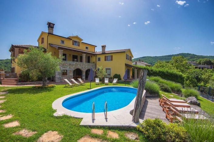 Image No.1-4 Bed Property for sale