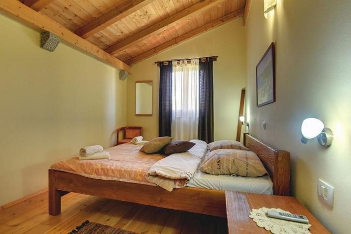 Image No.19-4 Bed Property for sale