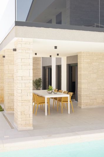 Image No.10-4 Bed Property for sale