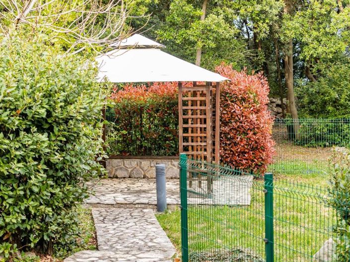 Image No.8-12 Bed Property for sale