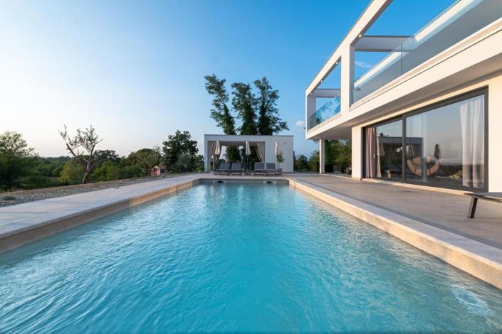 Image No.13-4 Bed Property for sale