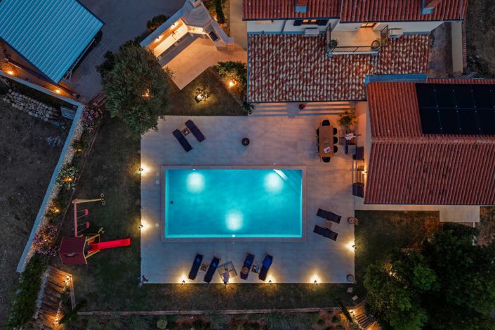 Image No.16-4 Bed Property for sale