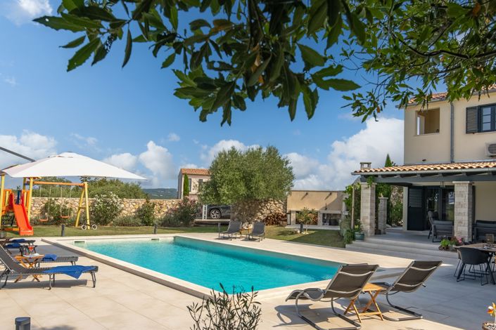 Image No.21-4 Bed Property for sale