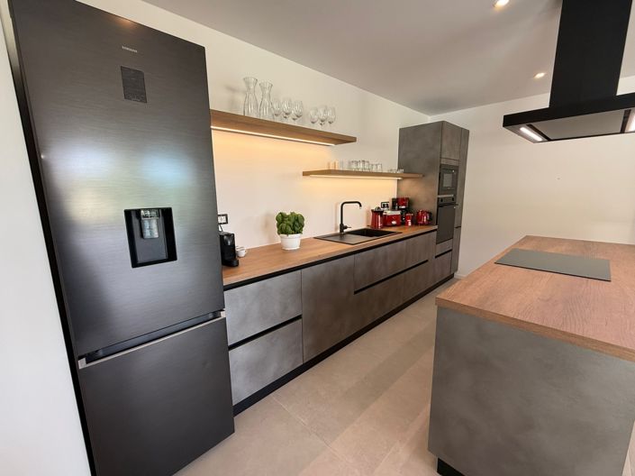 Image No.25-2 Bed Property for sale