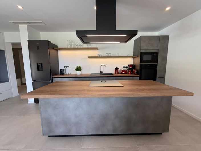 Image No.22-2 Bed Property for sale